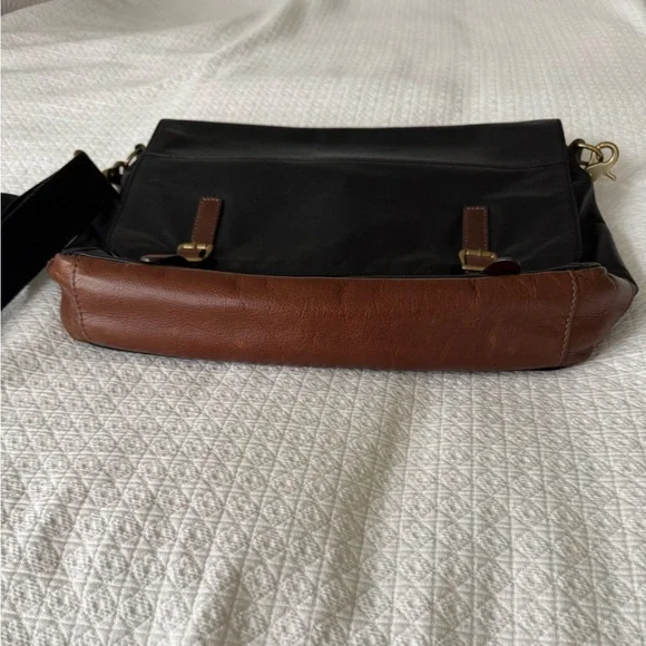 Fossil leather messenger bag laptop bag Soft black leather brown leather trim - Picture 5 of 10